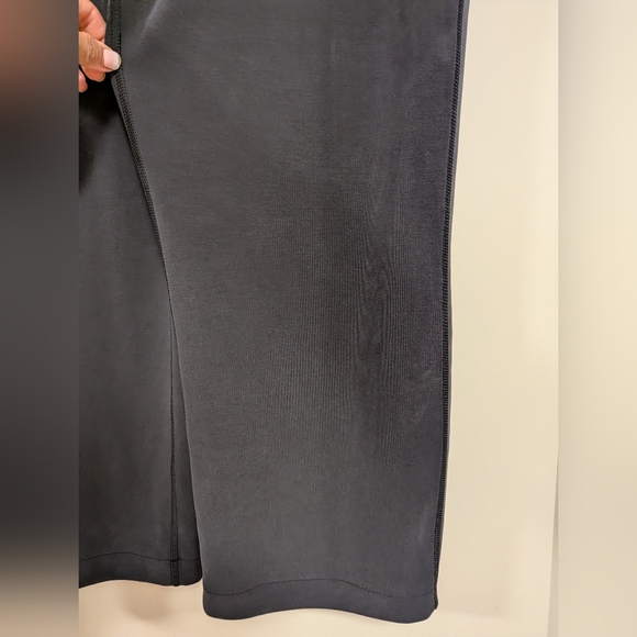 Lululemon Softstreme High-Rise Straight Leg Crop Black Size 10 - Picture 7 of 16
